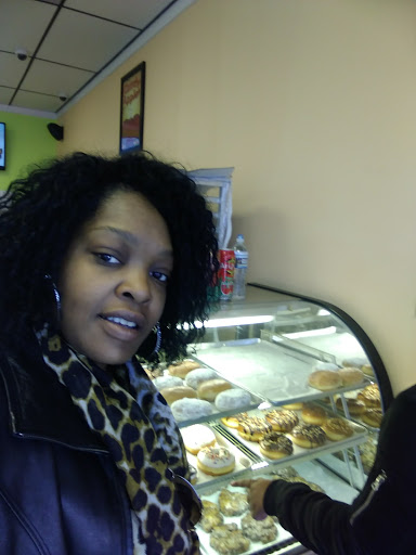 Donut Shop «The Treat Shop RVA», reviews and photos, 6114 Jahnke Rd, Richmond, VA 23225, USA