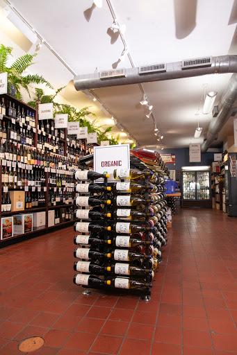 Wine Store «SquareWine & Spirits», reviews and photos, 24-20 Jackson Ave, Long Island City, NY 11101, USA