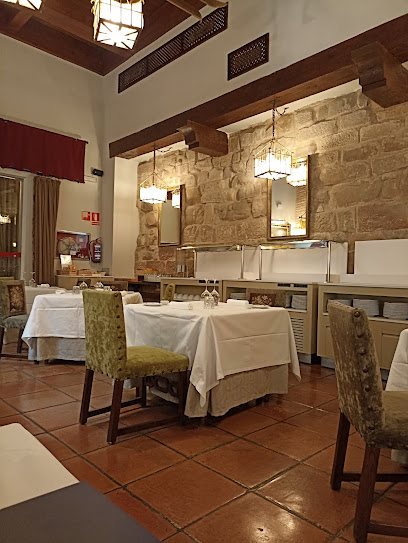 Restaurante @ Parador de Olite - Pl. Teobaldos, 2, 31390 Olite, Navarra, Spain