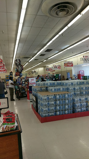 Grocery Store «Winn-Dixie», reviews and photos, 3301 17th St, Sarasota, FL 34235, USA