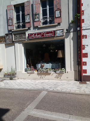Sylvia Art Antic à Graçay