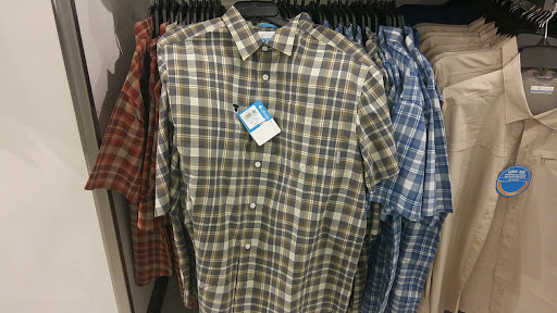 Sportswear Store «Columbia Sportswear Store - Gilroy, CA», reviews and photos, 681 Leavesley Rd d135, Gilroy, CA 95020, USA