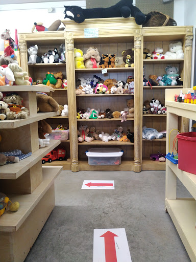 Thrift Store «Senior Thrift - Benefitting Island Senior Resources», reviews and photos, 5518 Woodard Ave, Freeland, WA 98249, USA