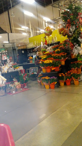 Grocery Store «H-E-B Grocery», reviews and photos, 407 S Adams St, Fredericksburg, TX 78624, USA