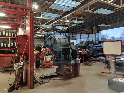 Tire Shop «Discount Tire Store», reviews and photos, 25125 Ford Rd, Dearborn, MI 48128, USA