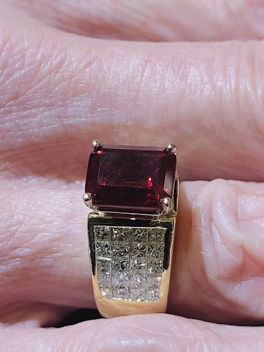 Jeweler «Benchmark Jewelers - The Parks at Arlington», reviews and photos, 3811 S Cooper St #1112, Arlington, TX 76015, USA