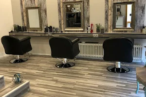 Salon Hairzstück image