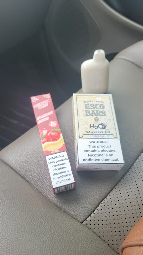 Vaporizer Store «Lil Buddha Vapor & Smoke Shop», reviews and photos, 6916 Big Bend Rd, Gibsonton, FL 33534, USA