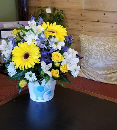 Florist «Mums the Word-A Florist», reviews and photos, 1175 N Berkeley Ave, Fullerton, CA 92832, USA