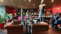 Atmosphère du Restaurant de cuisine fusion asiatique Red's à Champfleury - n°12