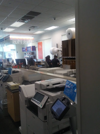 Print Shop «FedEx Office Print & Ship Center», reviews and photos, 9925 W McDowell Rd Suite 105, Avondale, AZ 85392, USA