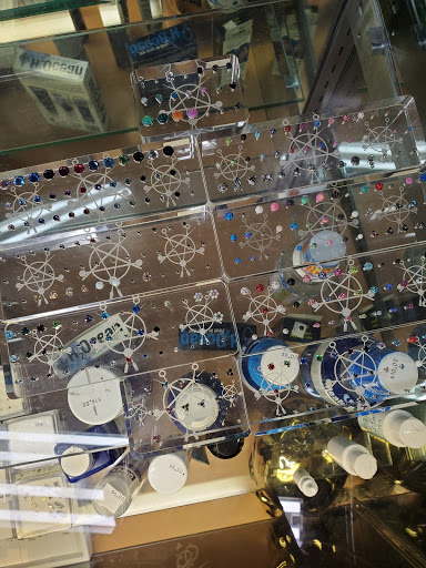 Tattoo Shop «Paramount Tattoo Studio», reviews and photos, 9921 SE Stark St, Portland, OR 97216, USA