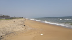 Zdjęcie Kanathur Beach z powierzchnią turkusowa czysta woda