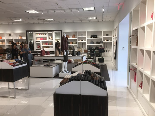 Fashion Accessories Store «Michael Kors», reviews and photos, 80 Premium Outlets Blvd Suite 323, Merrimack, NH 03054, USA