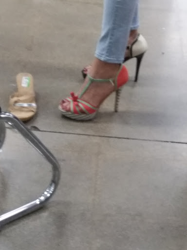 Thrift Store «Power & Baseline Goodwill Retail Store & Donation Center», reviews and photos, 2070 S Power Rd, Gilbert, AZ 85206, USA