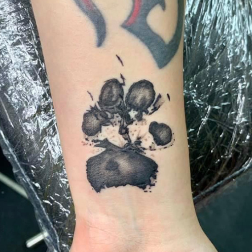 Tattoo Shop «Famous Tattoos», reviews and photos, 643 State Rd, Dartmouth, MA 02747, USA