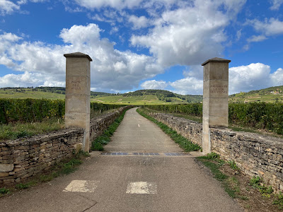 PORTE DES AVAUX VELOROUTE LA VOIE DES VIGNES à Beaune