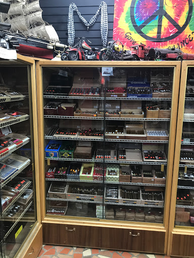 Tobacco Shop «Smoke It Up Tobacco», reviews and photos, 424 15th St, Tuscaloosa, AL 35401, USA