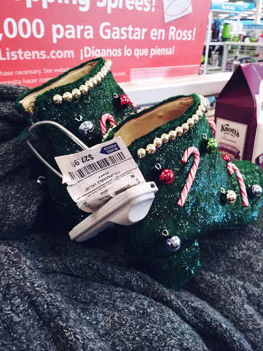 Clothing Store «Ross Dress for Less», reviews and photos, 7884 Van Nuys Blvd, Van Nuys, CA 91402, USA