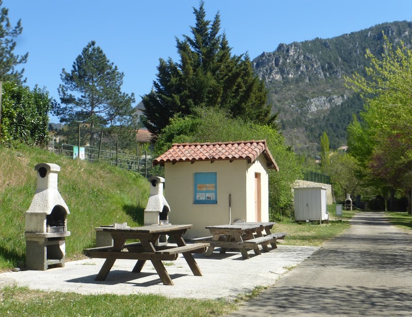 Camping Municipal De Brouillet à Le Rozier