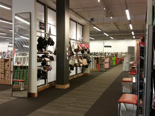 Shoe Store «DSW Designer Shoe Warehouse», reviews and photos, 2316 Monument Blvd, Pleasant Hill, CA 94523, USA