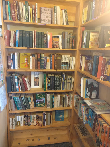 Used Book Store «Nye Beach Book House LLC», reviews and photos, 727 NW 3rd St, Newport, OR 97365, USA