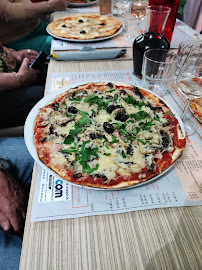 Plats et boissons du Pizzeria PizzasCom à Grillon - n°7