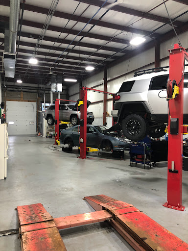 Auto Repair Shop «Top Notch Auto & More», reviews and photos, 930 Pyott Rd #105, Crystal Lake, IL 60014, USA