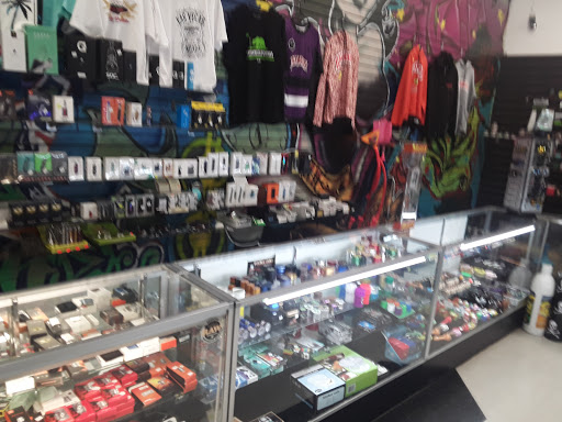 Tobacco Shop «AK SMOKE SHOP», reviews and photos, 5135 W Shaw Ave, Fresno, CA 93722, USA