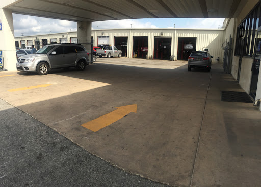 Car Dealer «Lone Star Chrysler Dodge Jeep Ram», reviews and photos, 8811 I-35, San Antonio, TX 78211, USA