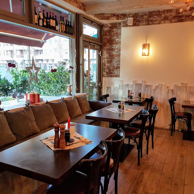 CURIOUSA Cafe Bistro Bar