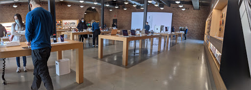 Computer Store «Apple Williamsburg», reviews and photos, 247 Bedford Ave, Brooklyn, NY 11211, USA