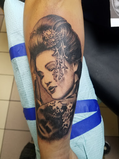 Tattoo Shop «Top Notch Tattoo», reviews and photos, 501 7th St S, Clanton, AL 35045, USA