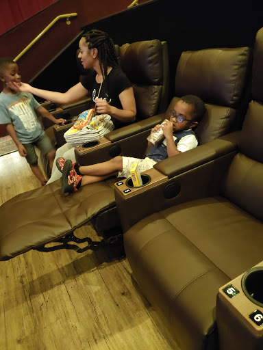 Movie Theater «Malco Rogers Towne Cinema», reviews and photos, 621 N 46th St, Rogers, AR 72756, USA