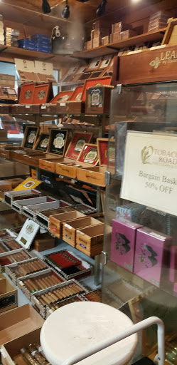 Cigar Shop «Tobacco Road Fine Cigars, Indoor Golf & Gifts.», reviews and photos, 3118 S Cooper St, Arlington, TX 76015, USA