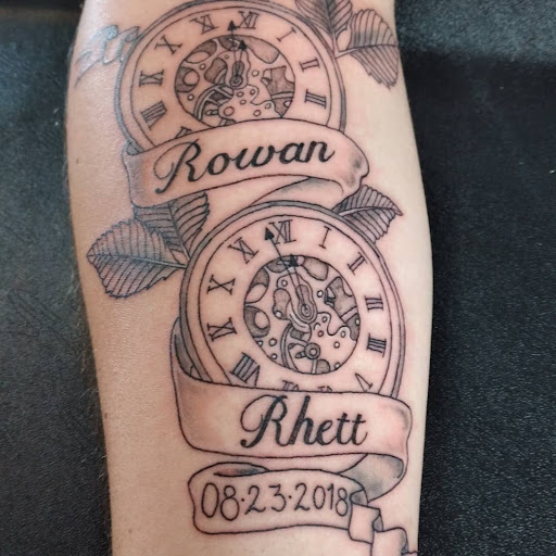 Explore fast tattoo ideas, creative tattoo ideas in Kewanee, available at Splat Ink tattoos and piercings