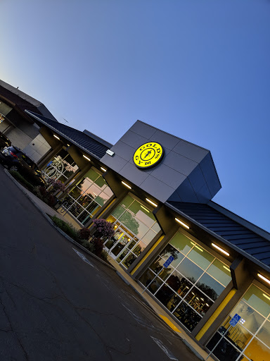 Golds Gym image