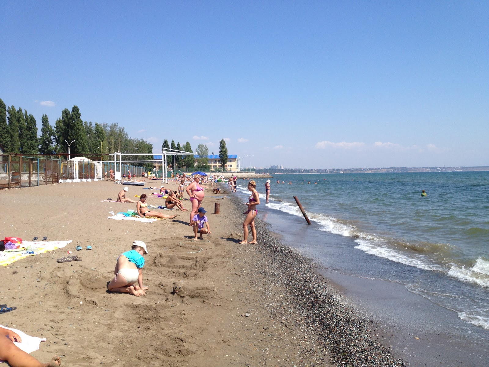 Φωτογραφία του Plyazh Zernovyy με φωτεινή άμμος επιφάνεια