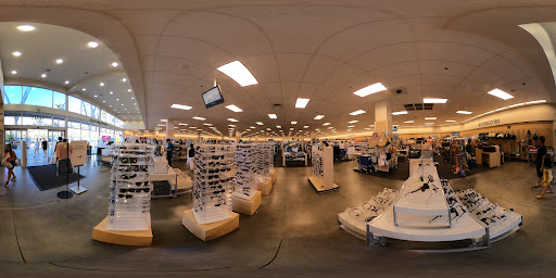 Department Store «Nordstrom Rack Burbank Empire Center», reviews and photos, 1601 N Victory Pl, Burbank, CA 91502, USA