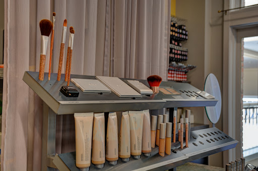 Beauty Salon «Cahoots Hair Design», reviews and photos, 51 E Main St #18, Avon, CT 06001, USA