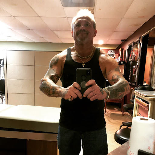 Tattoo Shop «Cross Roads Tattoo and Piercing», reviews and photos, 2070 Texas Ave, Bridge City, TX 77611, USA