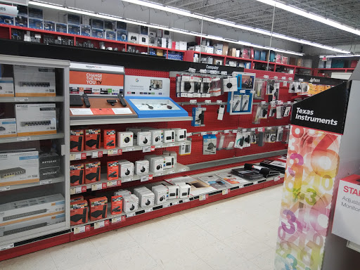 Office Supply Store «Staples», reviews and photos, 23131 Michigan Ave, Dearborn, MI 48124, USA