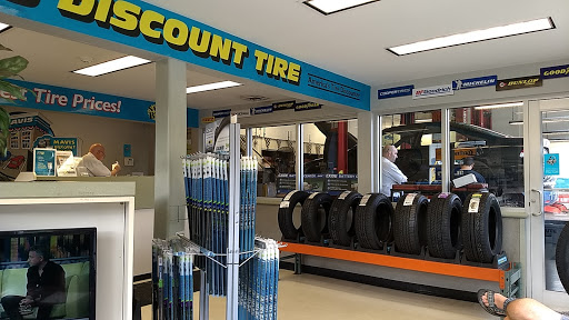 Tire Shop «Mavis Discount Tire», reviews and photos, 680 Freedom Plains Rd, Poughkeepsie, NY 12603, USA