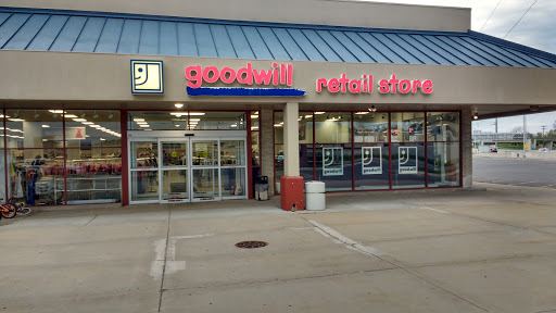 Thrift Store «Goodwill Store and Donation Center - Madison West», reviews and photos, 4530 Verona Rd, Madison, WI 53711, USA