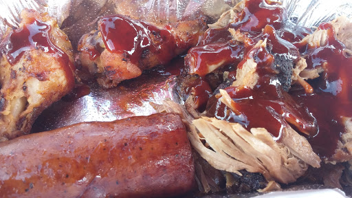 Caterer «Hog Wild BBQ, Restaurant and Catering», reviews and photos, 154 W Lakewood Blvd, Holland, MI 49424, USA