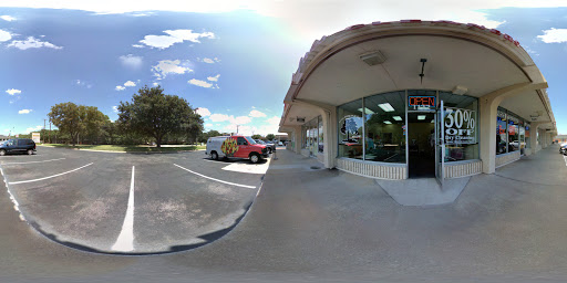 Dry Cleaner «Oaks Cleaners», reviews and photos, 1122 N Fielder Rd, Arlington, TX 76012, USA