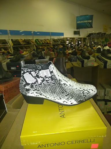 Shoe Store «9.99 Shoe Outlet», reviews and photos, 12345 Hawthorne Blvd, Hawthorne, CA 90250, USA