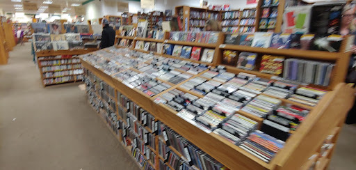 Book Store «Half Price Books», reviews and photos, 7600 150th St W, Apple Valley, MN 55124, USA