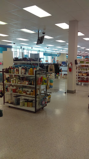 Clothing Store «Ross Dress for Less», reviews and photos, 6190 20th St, Vero Beach, FL 32966, USA