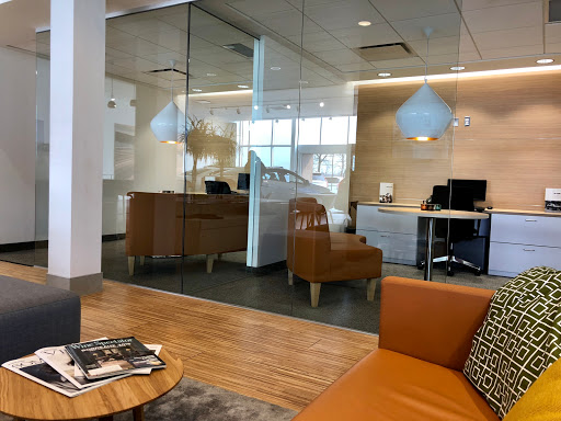 Car Dealer «LaFontaine Volvo Cars of Farmington Hills», reviews and photos, 24730 Haggerty Rd, Farmington Hills, MI 48335, USA